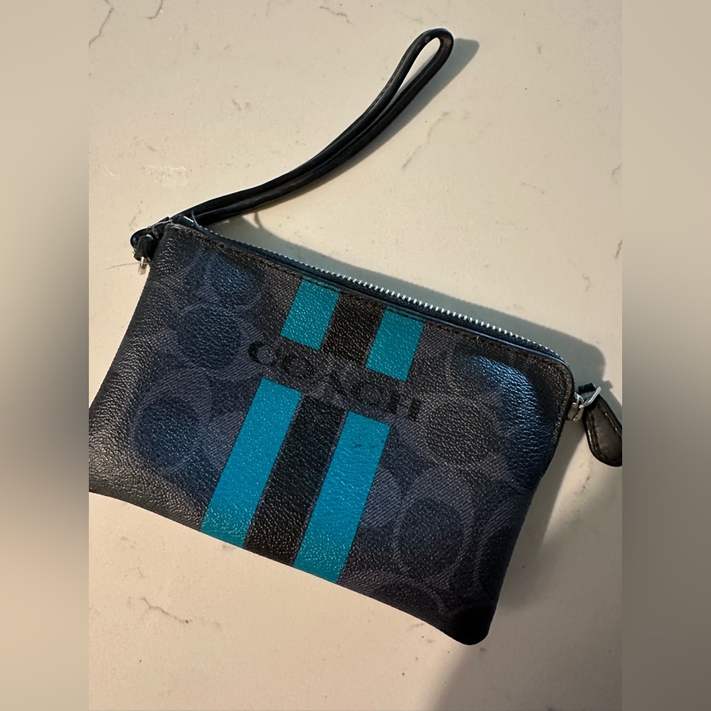 COACH Wristlet Wallet 6.5 in x 4 in